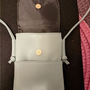 NWOT Izzy & Liv shades of green crossbody